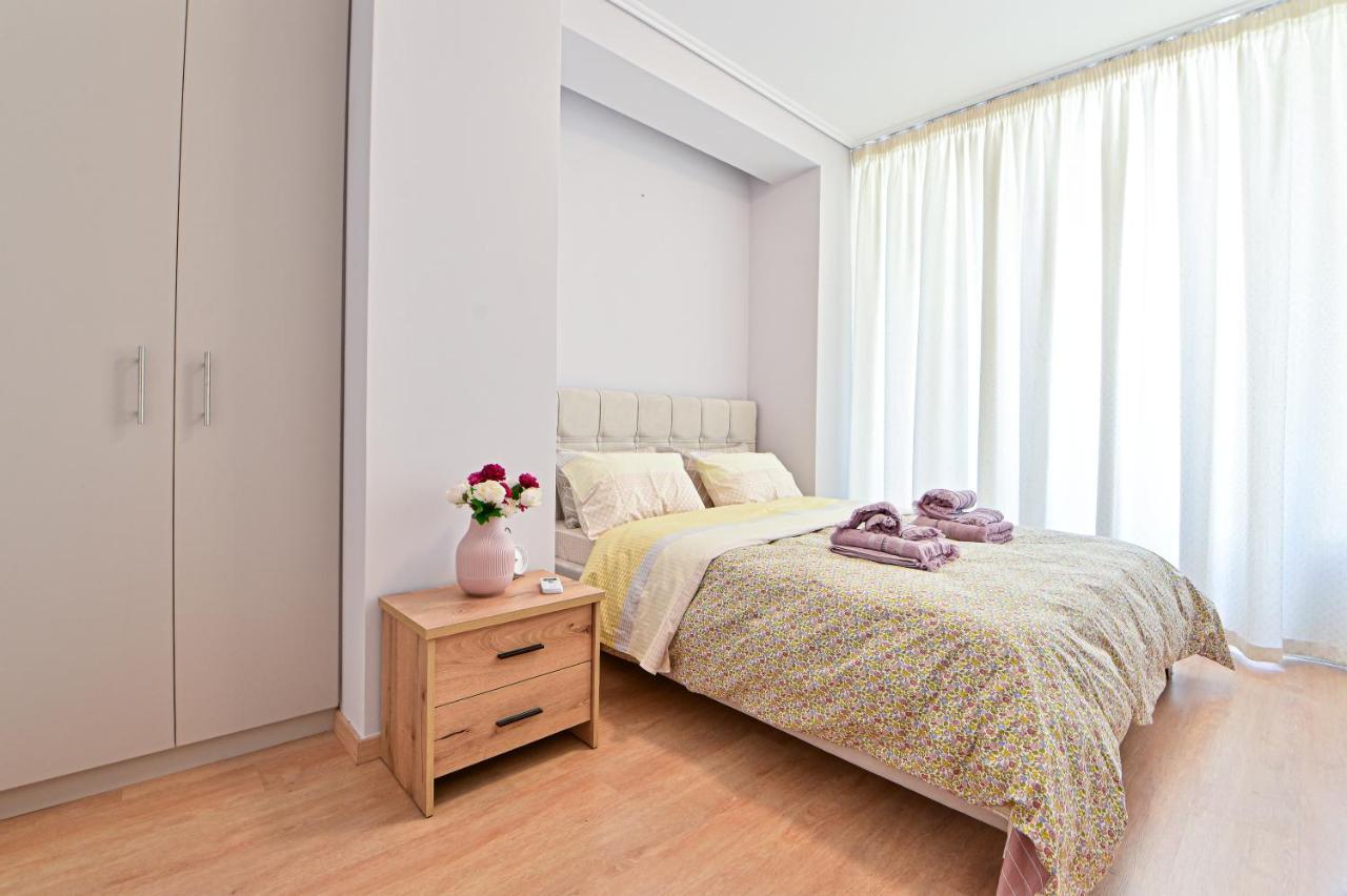 Modern Flat In The Heart Of Port Of Piraeus Apartamento Exterior foto