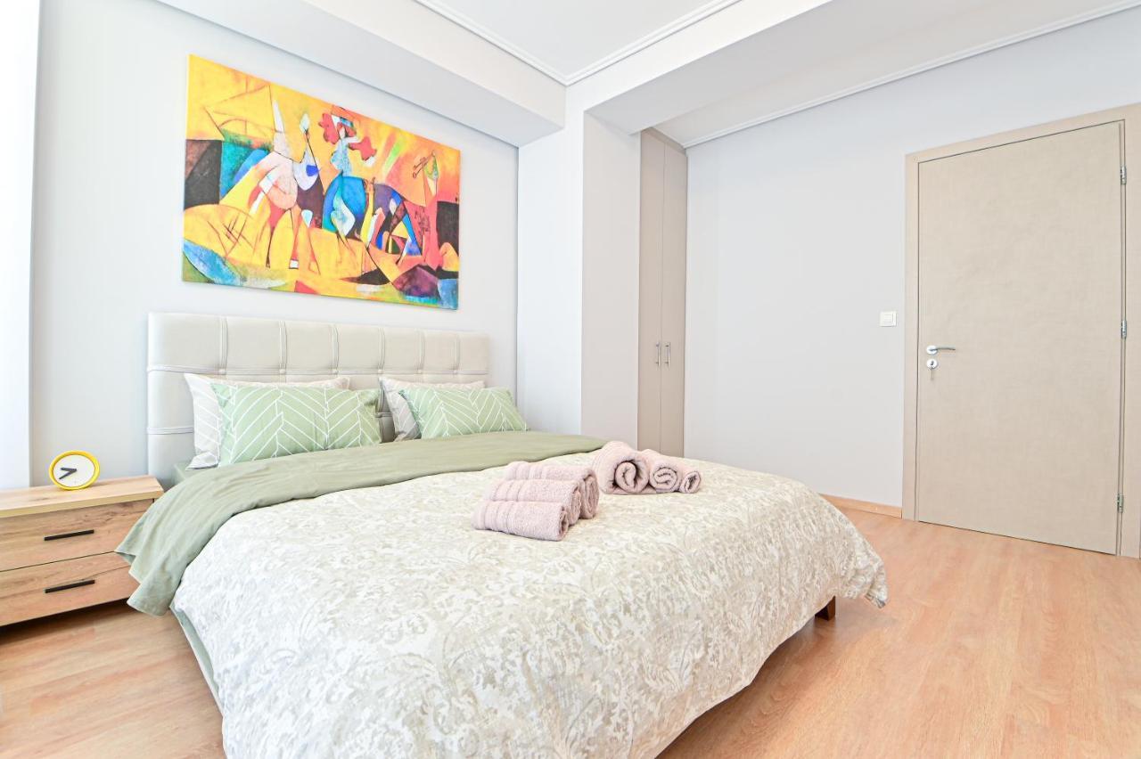 Modern Flat In The Heart Of Port Of Piraeus Apartamento Exterior foto